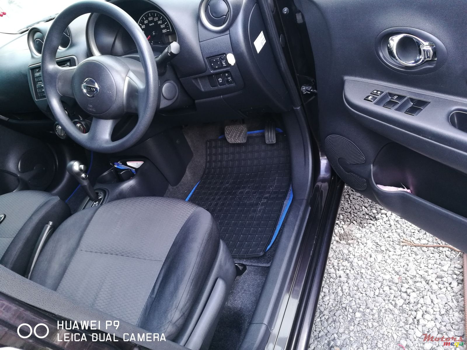 2011' Nissan March photo #4