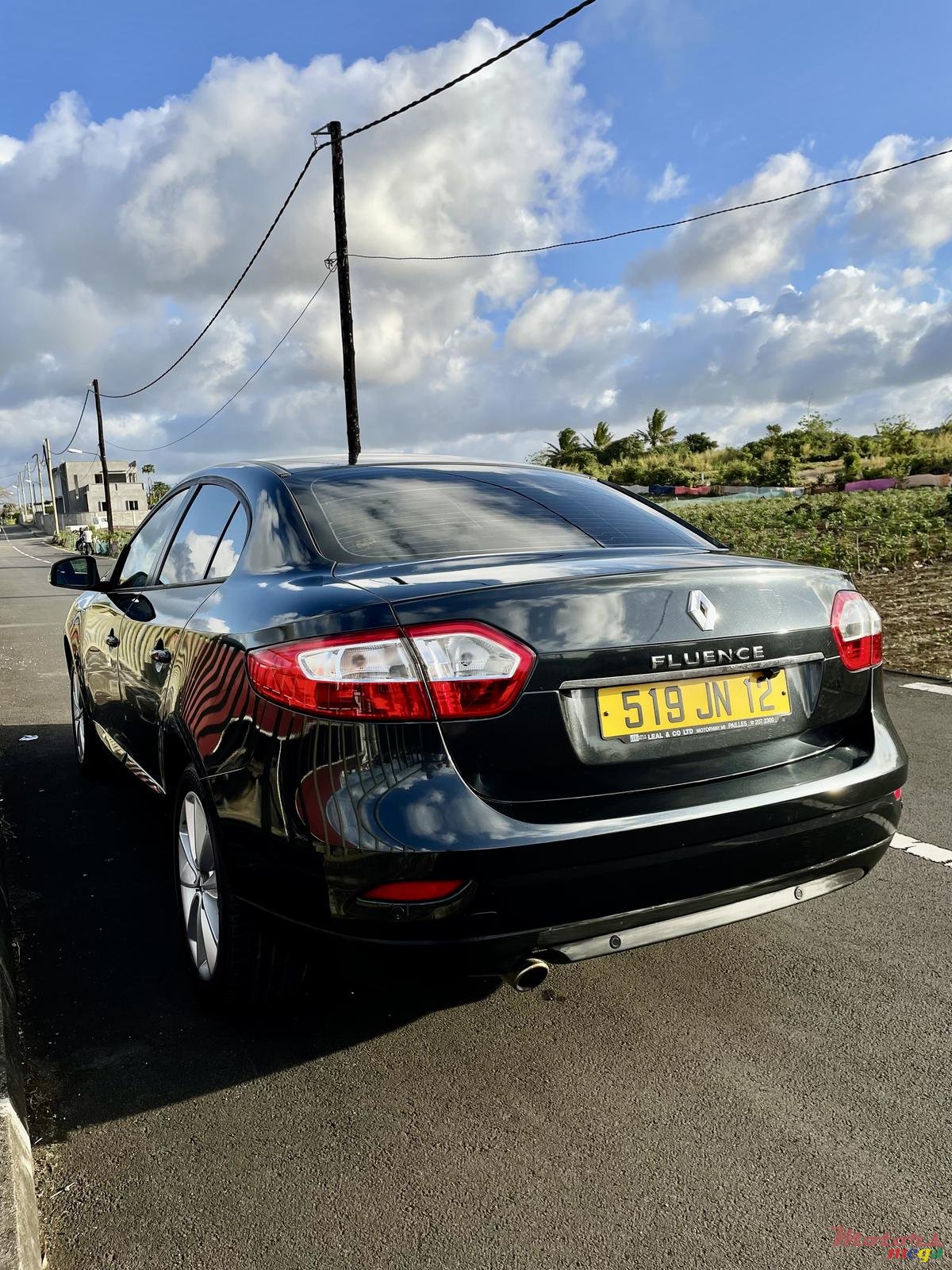 2012' Renault Fluence photo #1