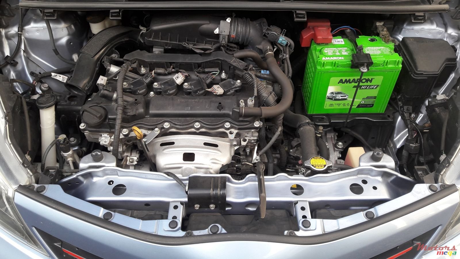 2011' Toyota Vitz photo #2