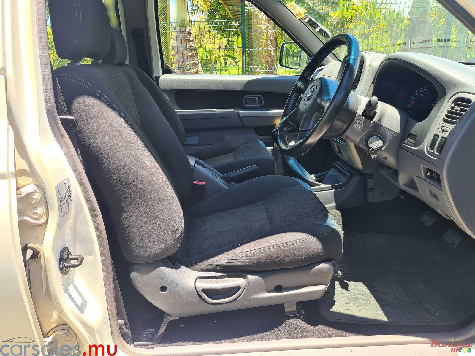 2017' Nissan NP300 photo #5