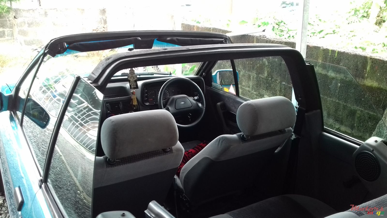 1990' Ford Escort convertible photo #2