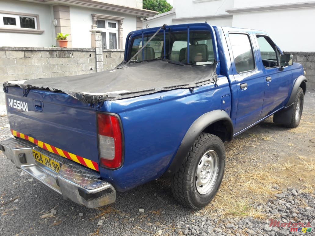 1999' Nissan Navara photo #2