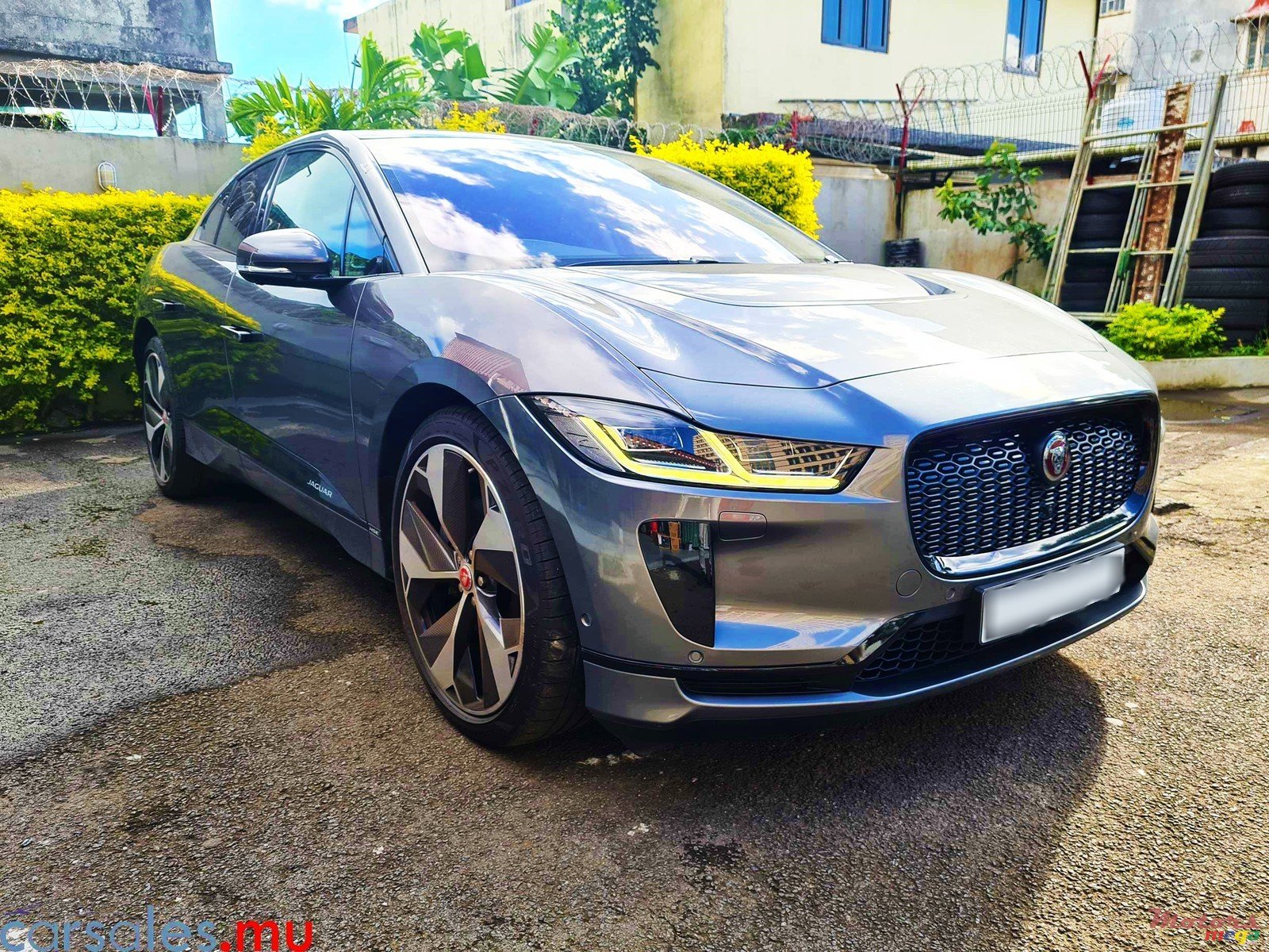 2020' Jaguar I-Pace EV400 HSE photo #2