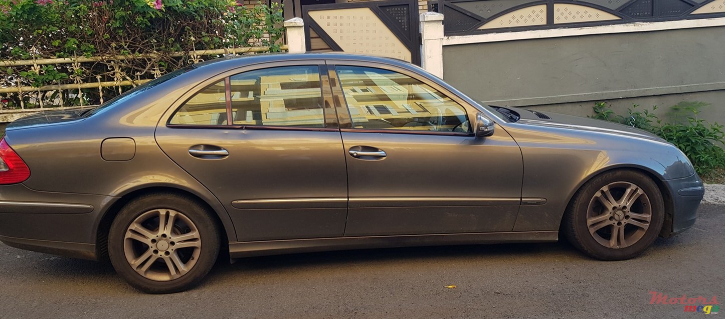 2007' Mercedes-Benz E-Class photo #5