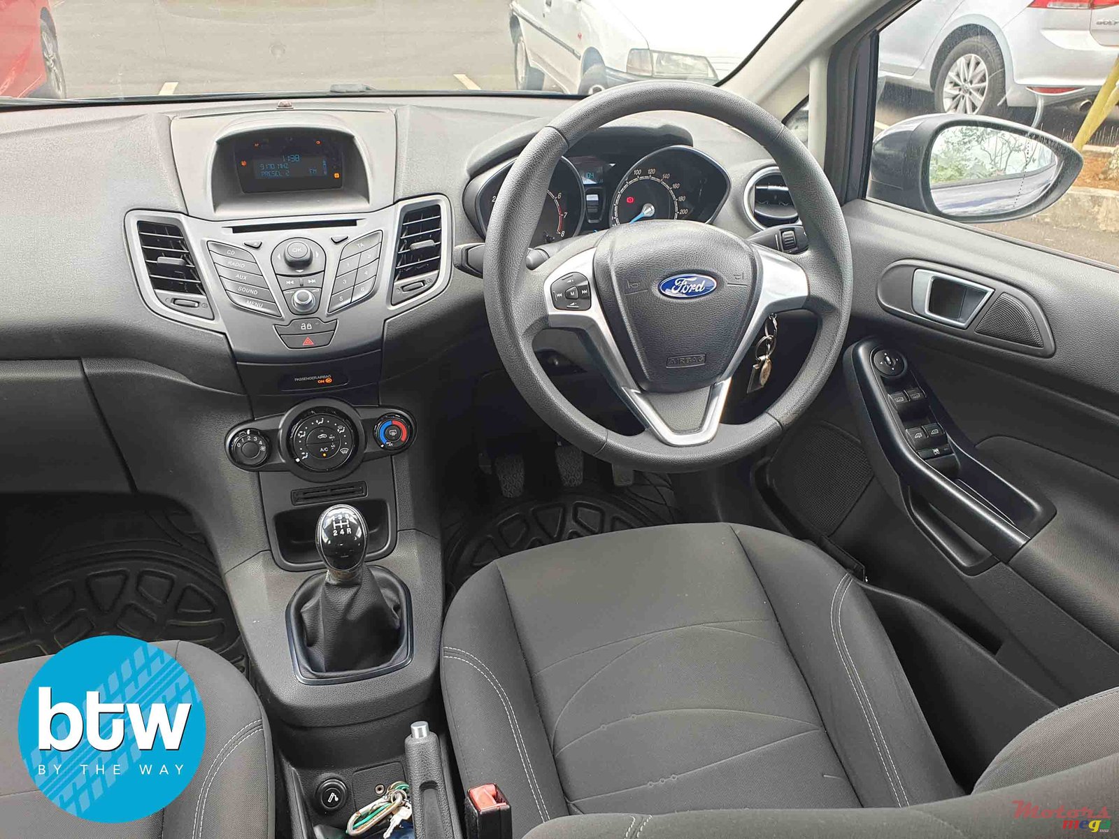 2013' Ford Fiesta photo #4