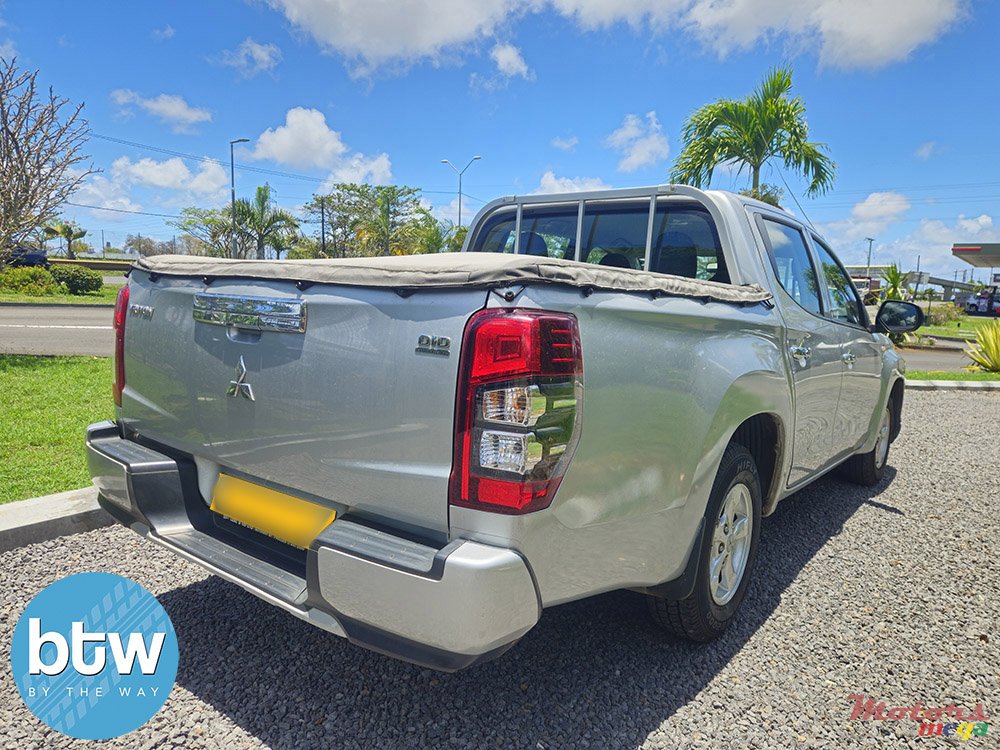 2021' Mitsubishi Triton 4X2 photo #4