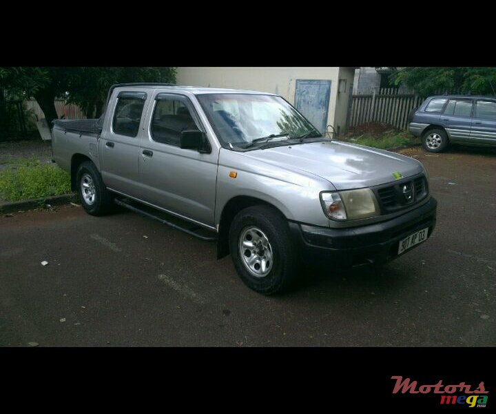 2003' Nissan Hardbody photo #4