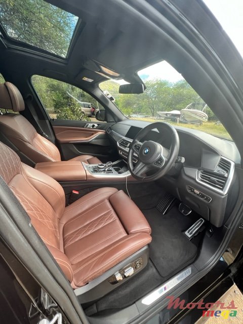 2020' BMW X5 M50I photo #3