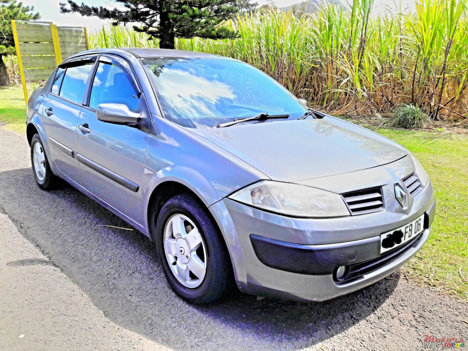 2006' Renault photo #1