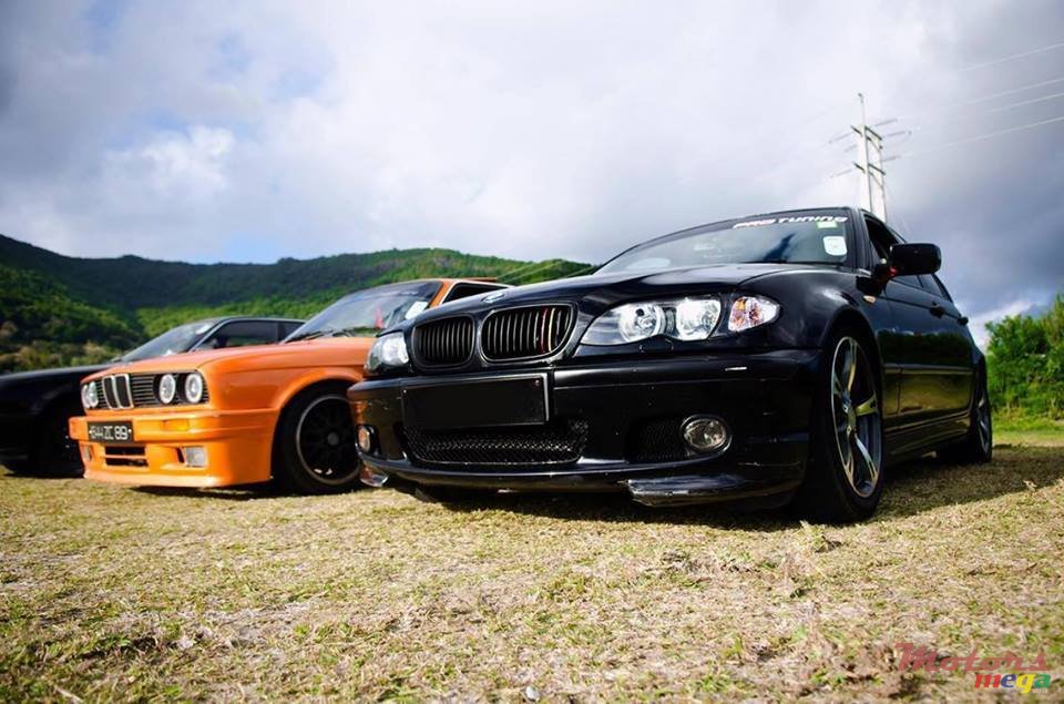 2002' BMW 318 photo #1