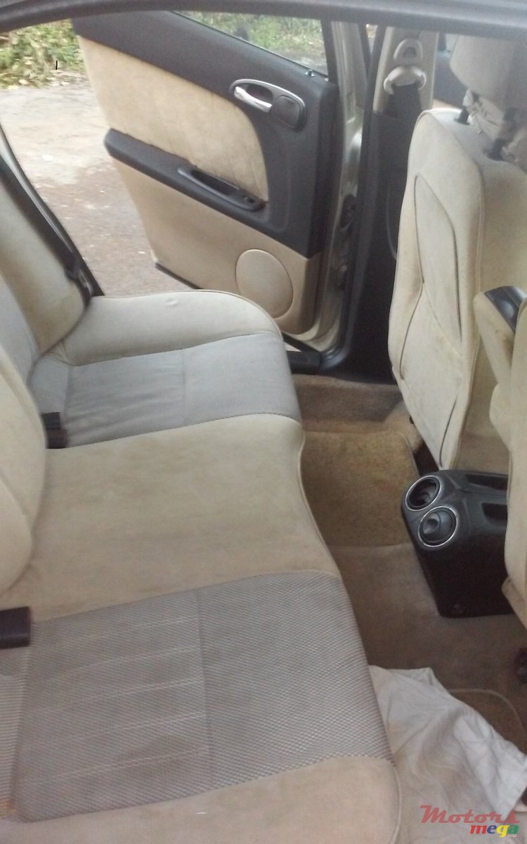 2004' Alfa Romeo 156 photo #4