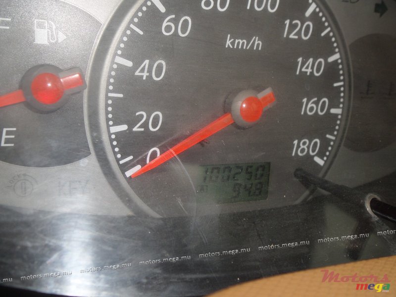 2005' Nissan photo #5