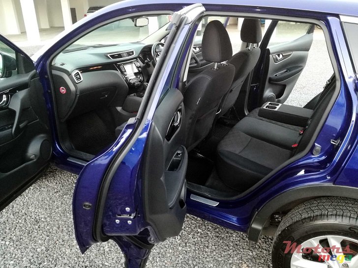 2015' Nissan Qashqai Auto 1.2L Turbo photo #4