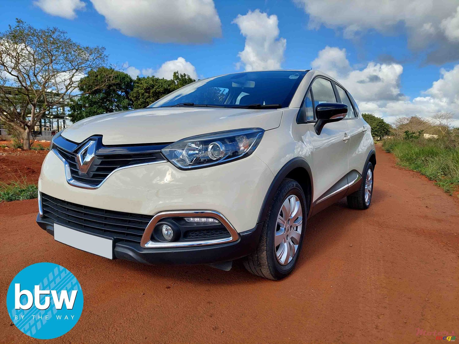 2016' Renault Captur photo #2