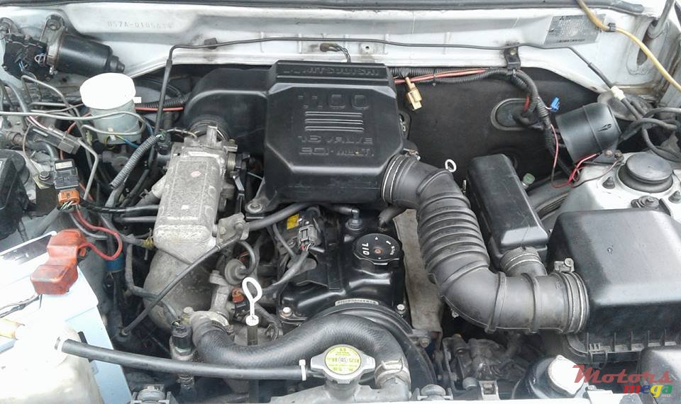 1997' Mitsubishi Pajero photo #6