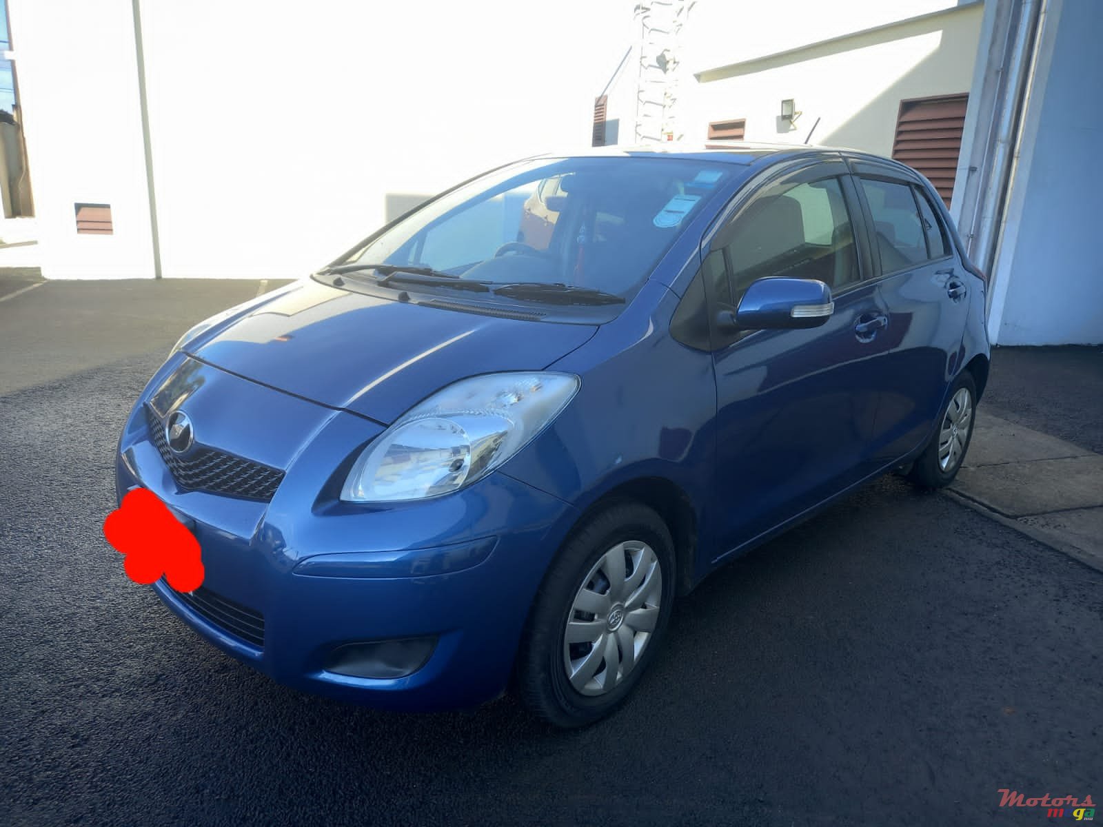 2009' Toyota Vitz photo #5