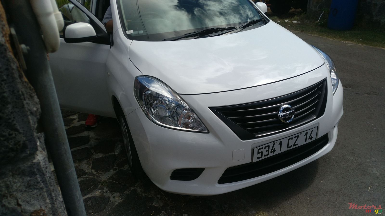 2014' Nissan Tiida original photo #1