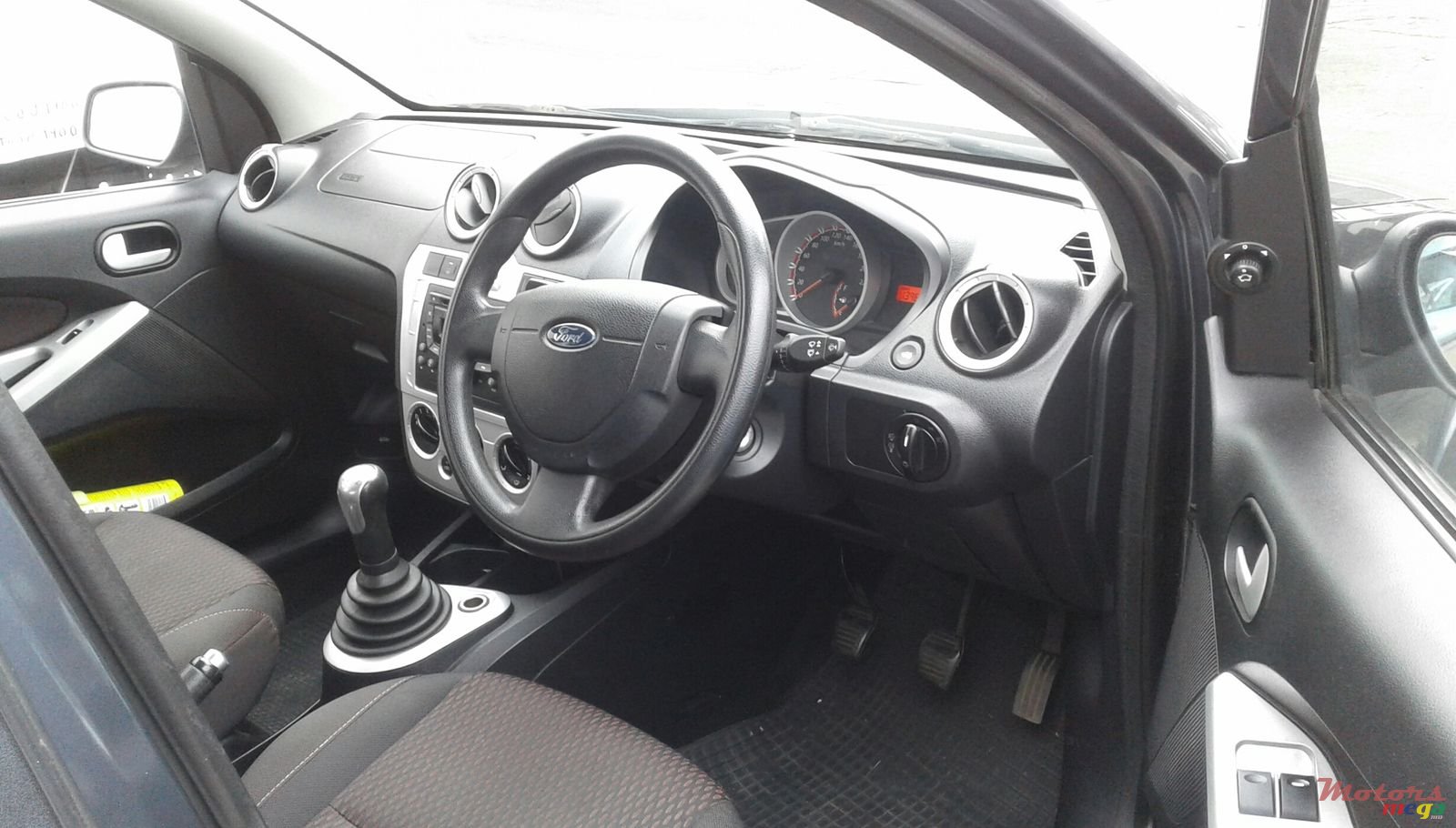 2011' Ford Figo photo #2