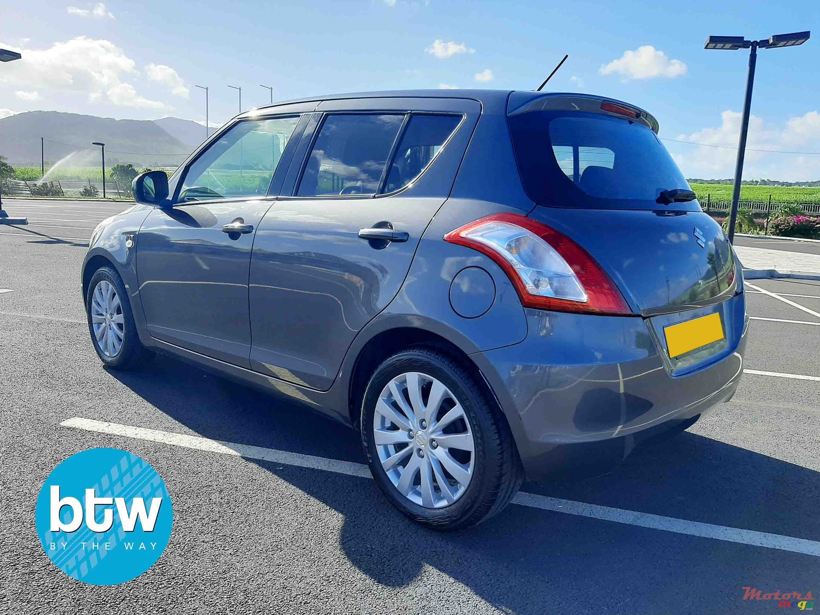 2013' Suzuki Swift photo #3