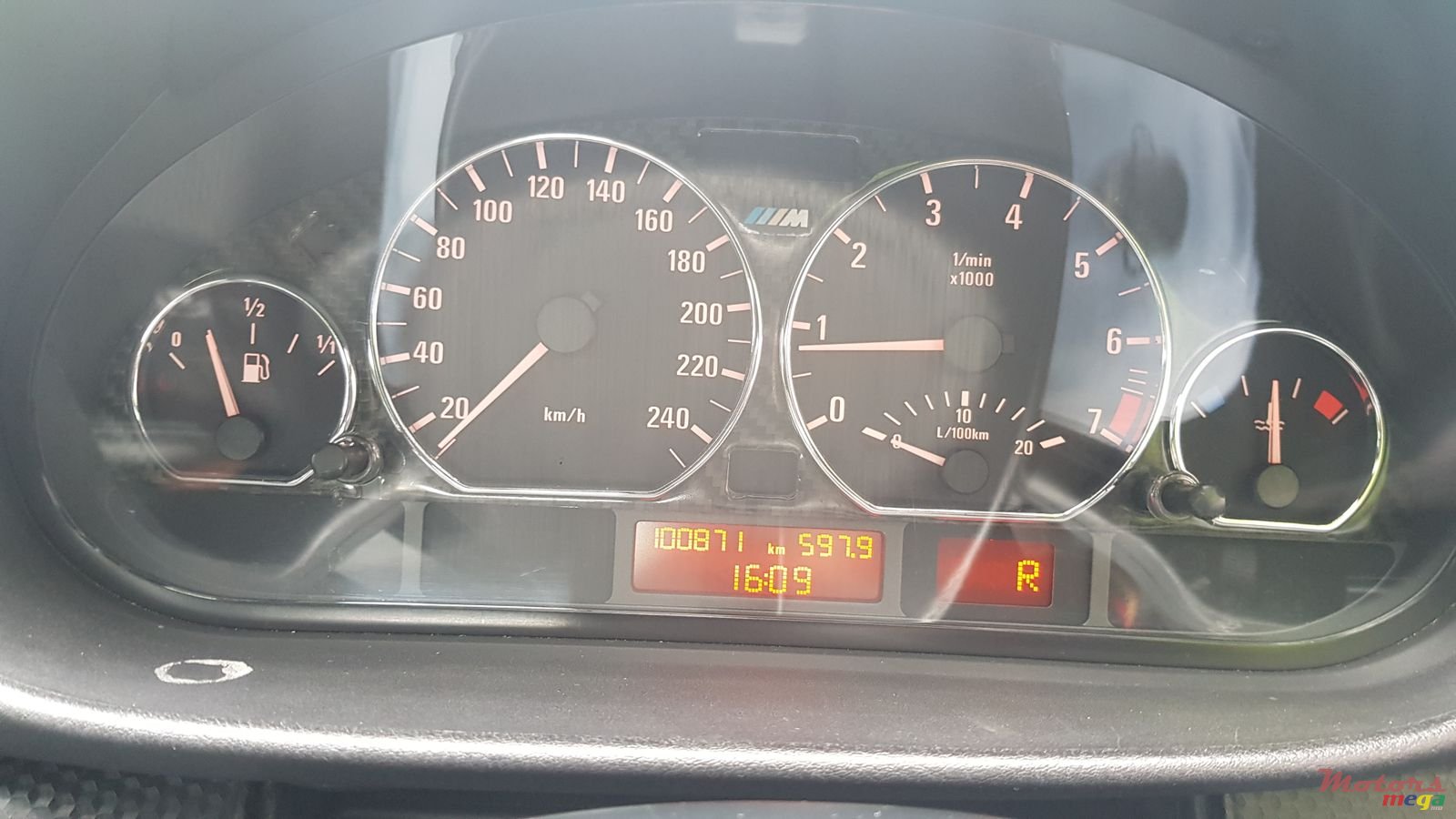 2004' BMW 318 Automatic photo #2