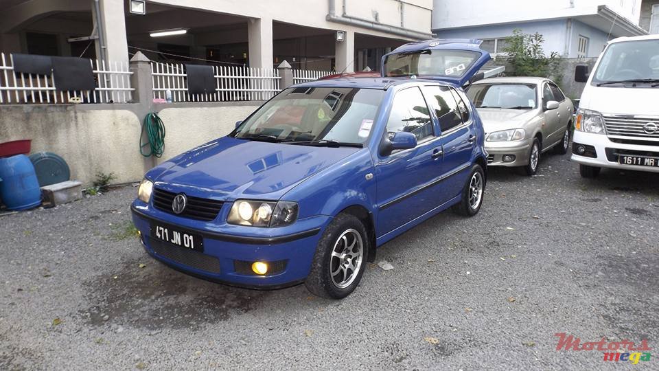 2001' Volkswagen Polo photo #3