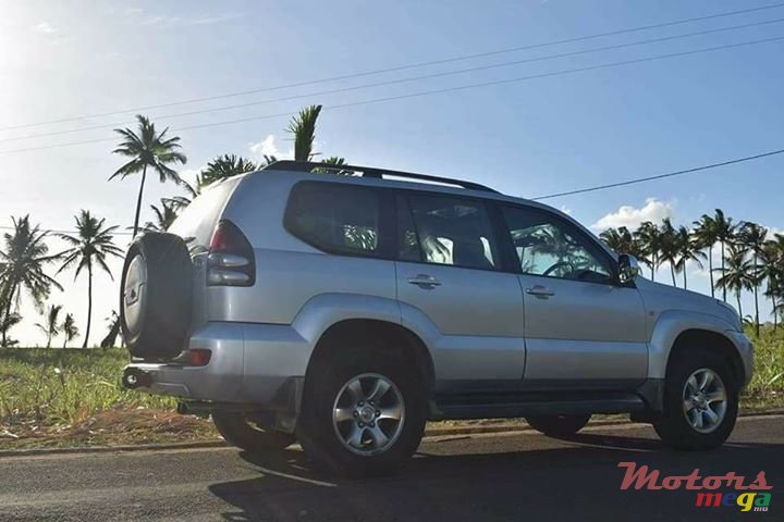 2006' Toyota Land Cruiser Prado photo #5
