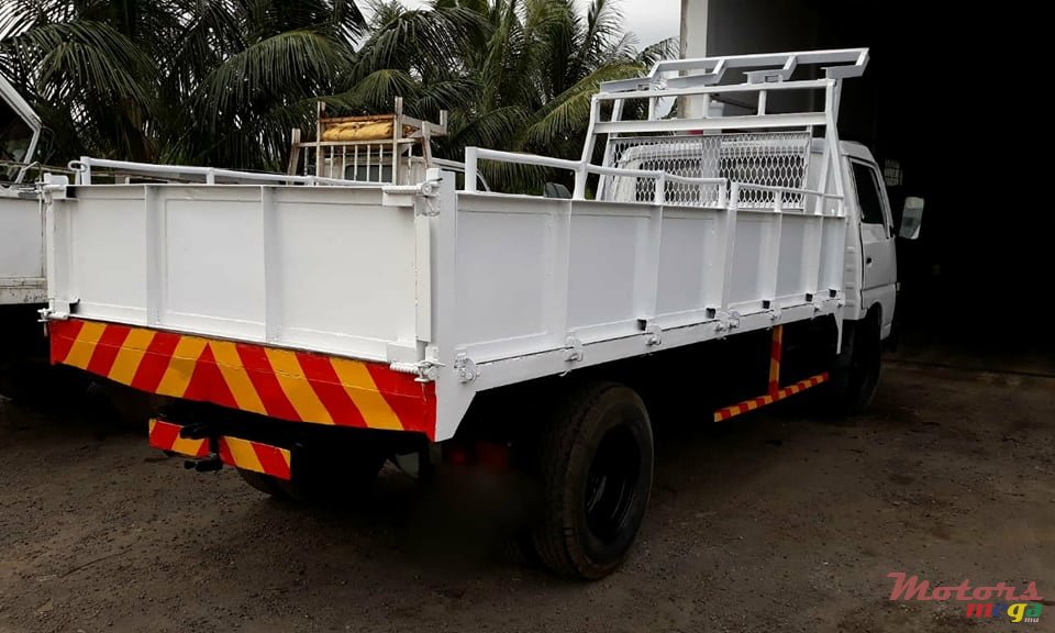 1990' Nissan photo #2