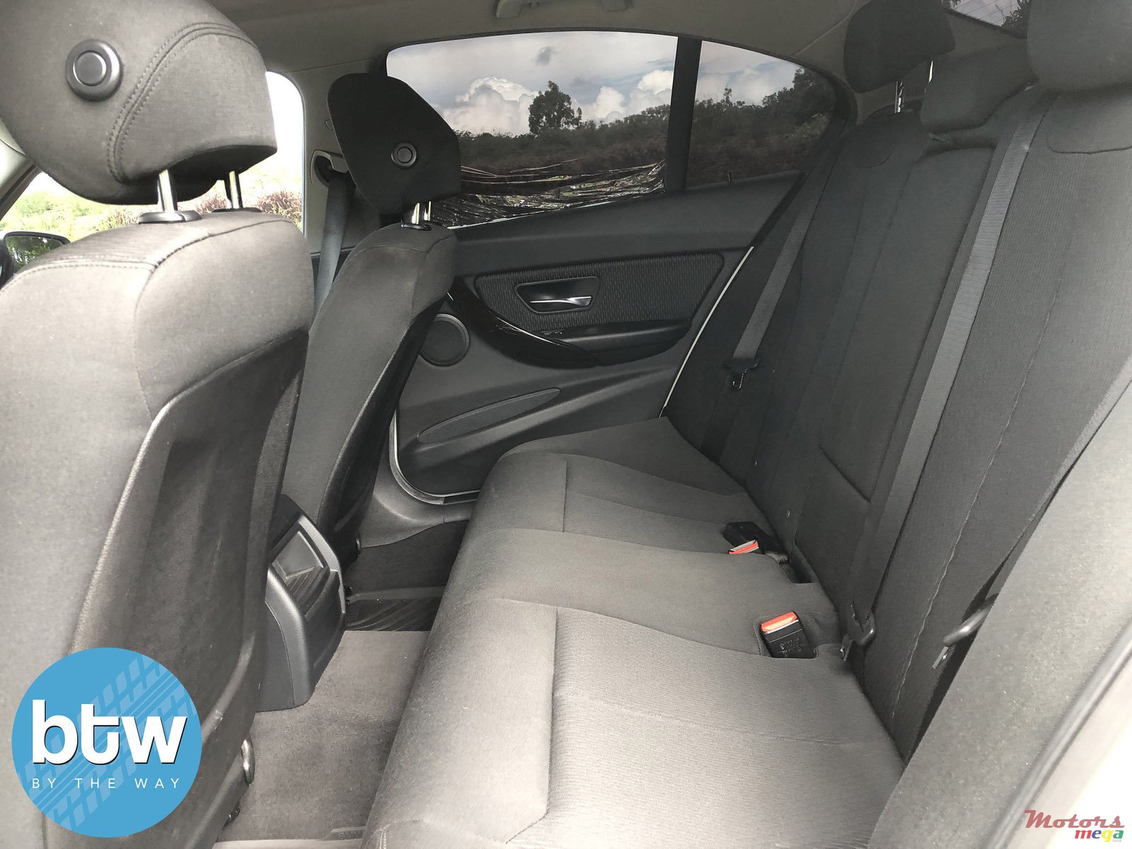 2016' BMW 3 Series photo #4