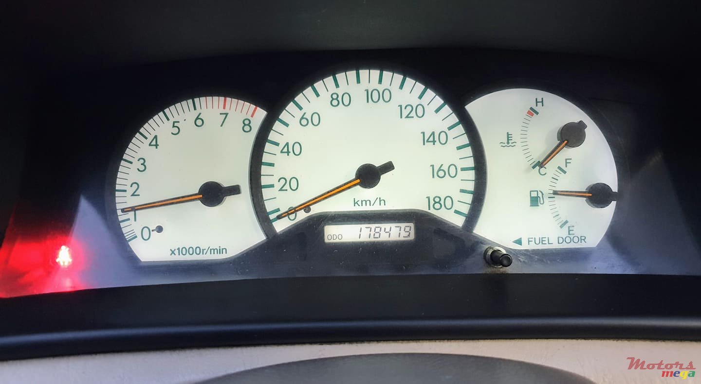 2000' Toyota Corolla photo #5