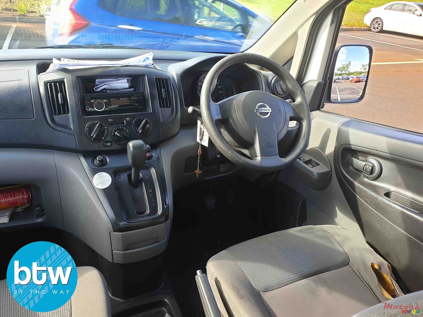 2012' Nissan NV 200 photo #6