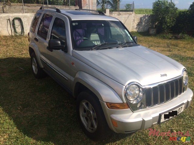 2007' Jeep Liberty photo #1