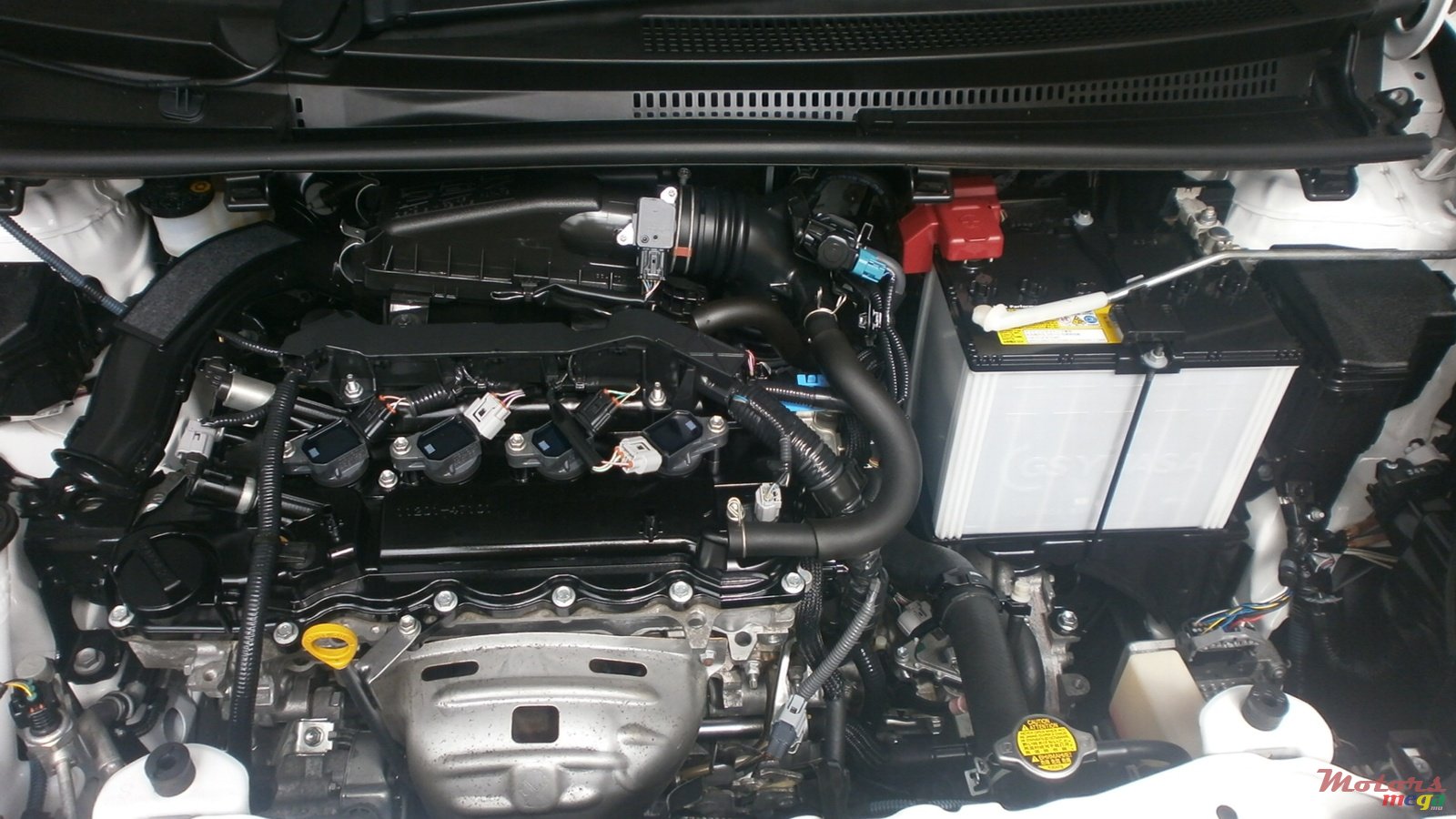 2013' Toyota Vitz JAPAN photo #5