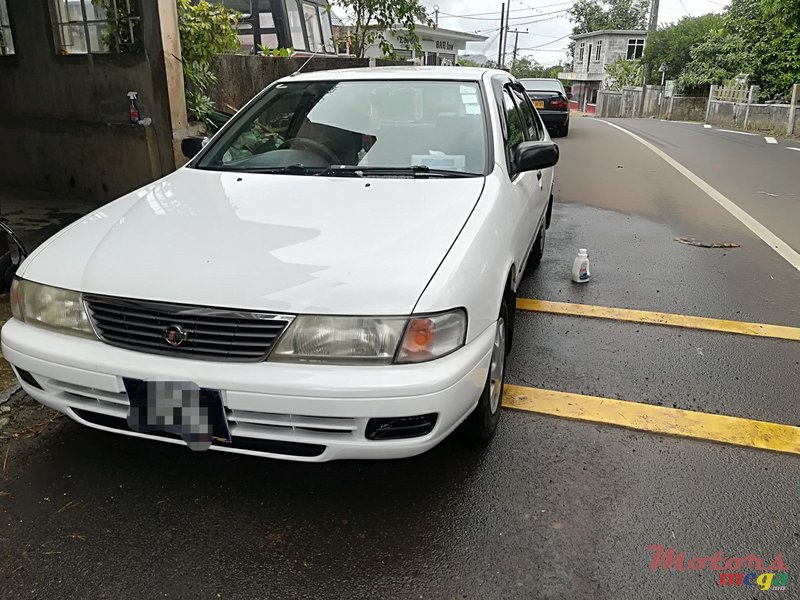 1996' Nissan Sunny photo #1