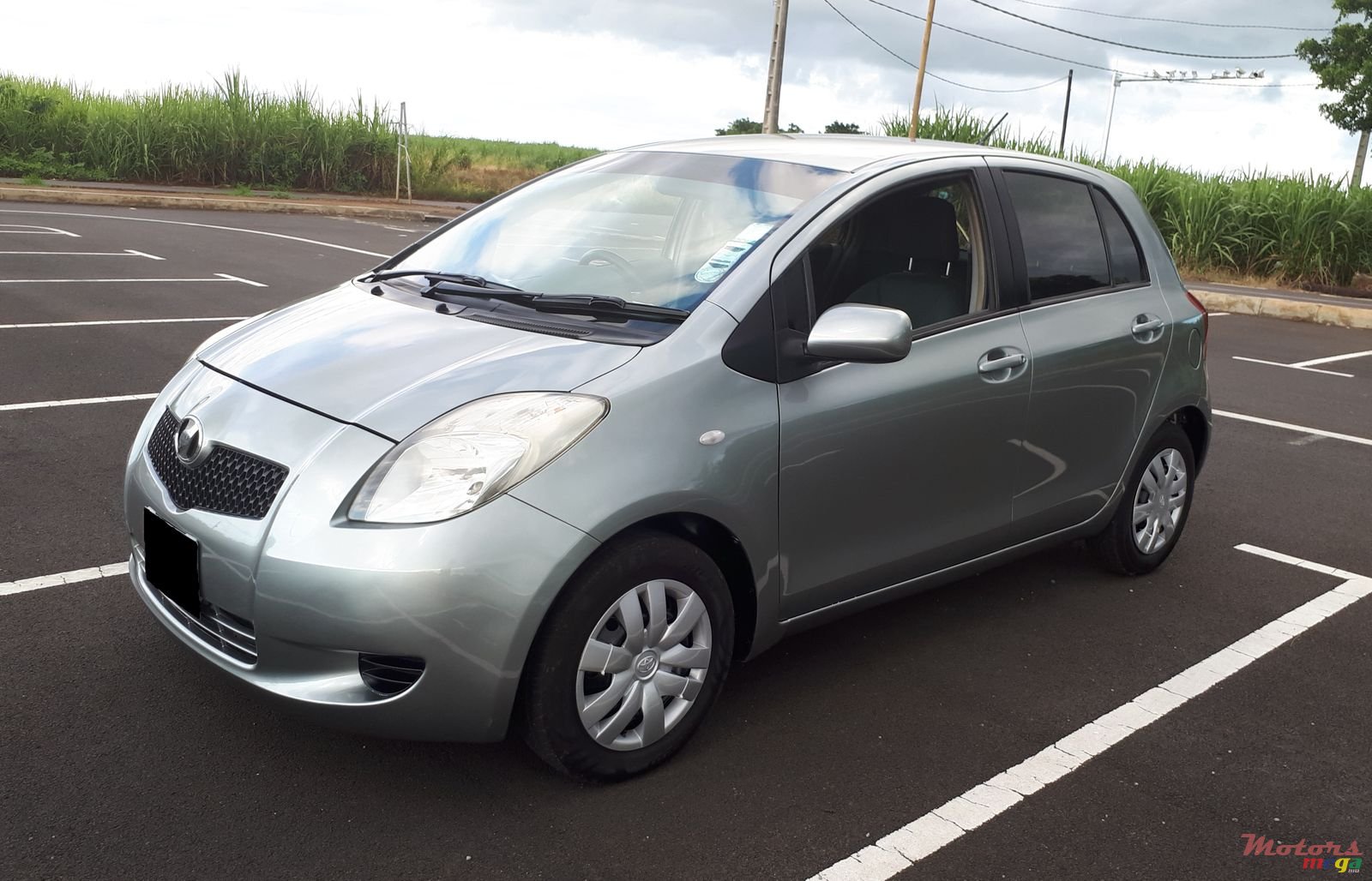 2006' Toyota Vitz photo #3