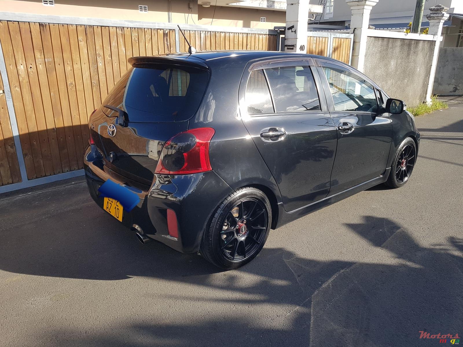 2010' Toyota Vitz RS photo #2