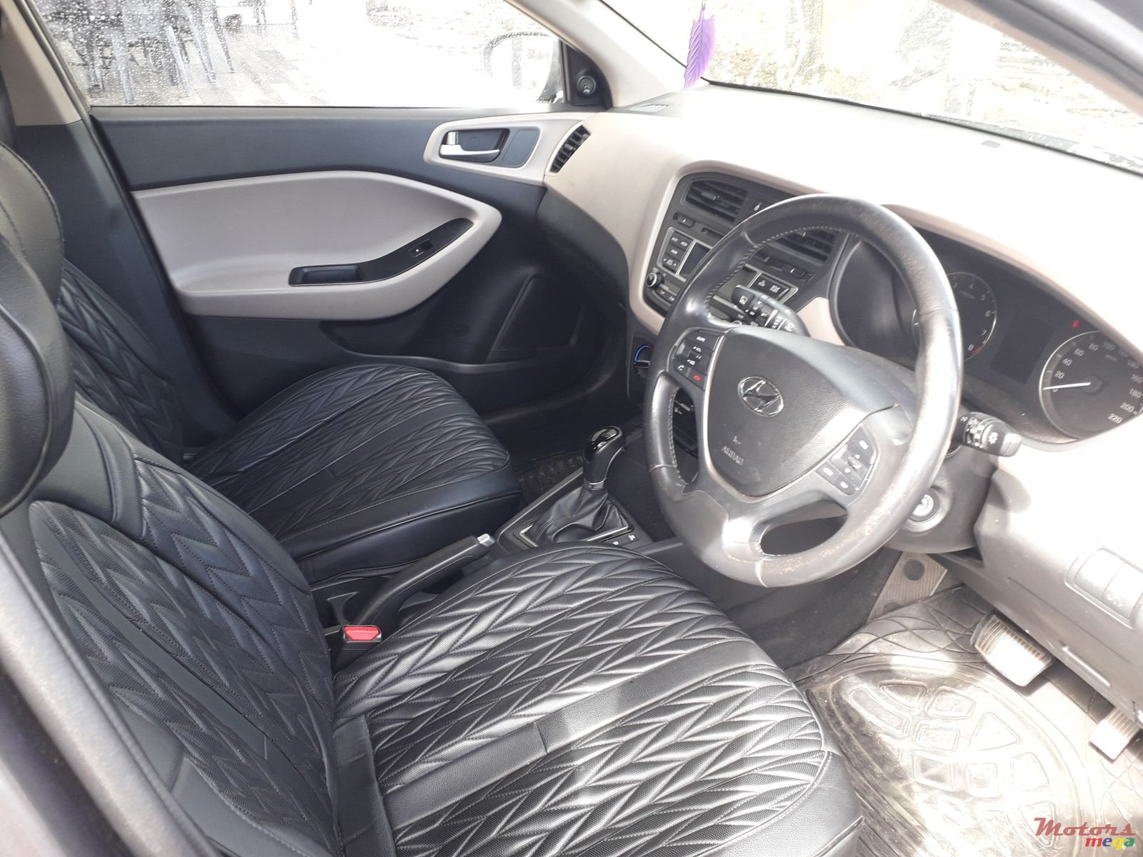 2015' Hyundai i20 Automatic photo #3