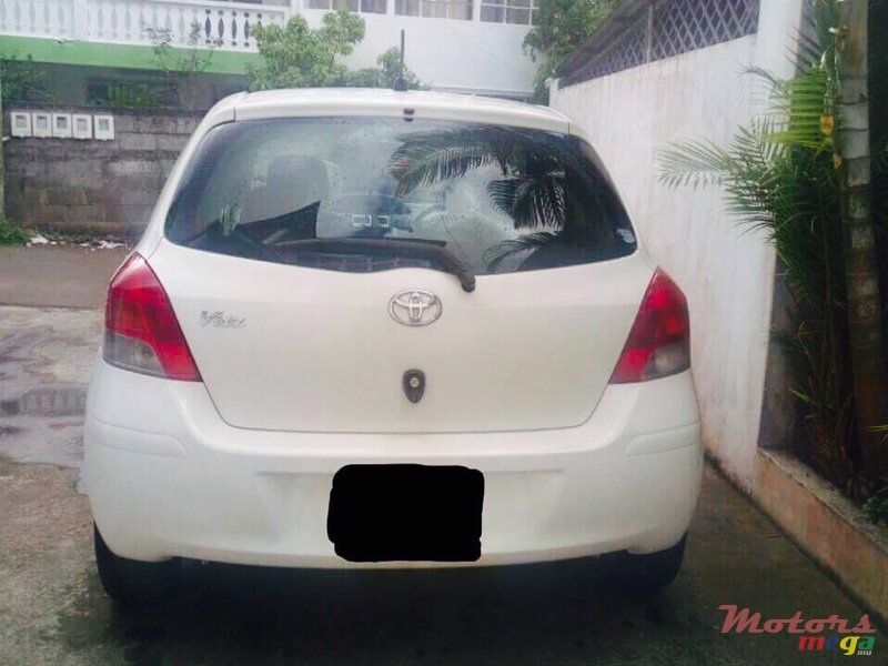 2008' Toyota Vitz photo #5