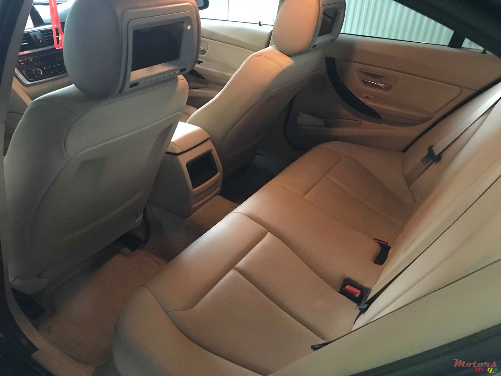 2013' BMW 3 Series photo #3