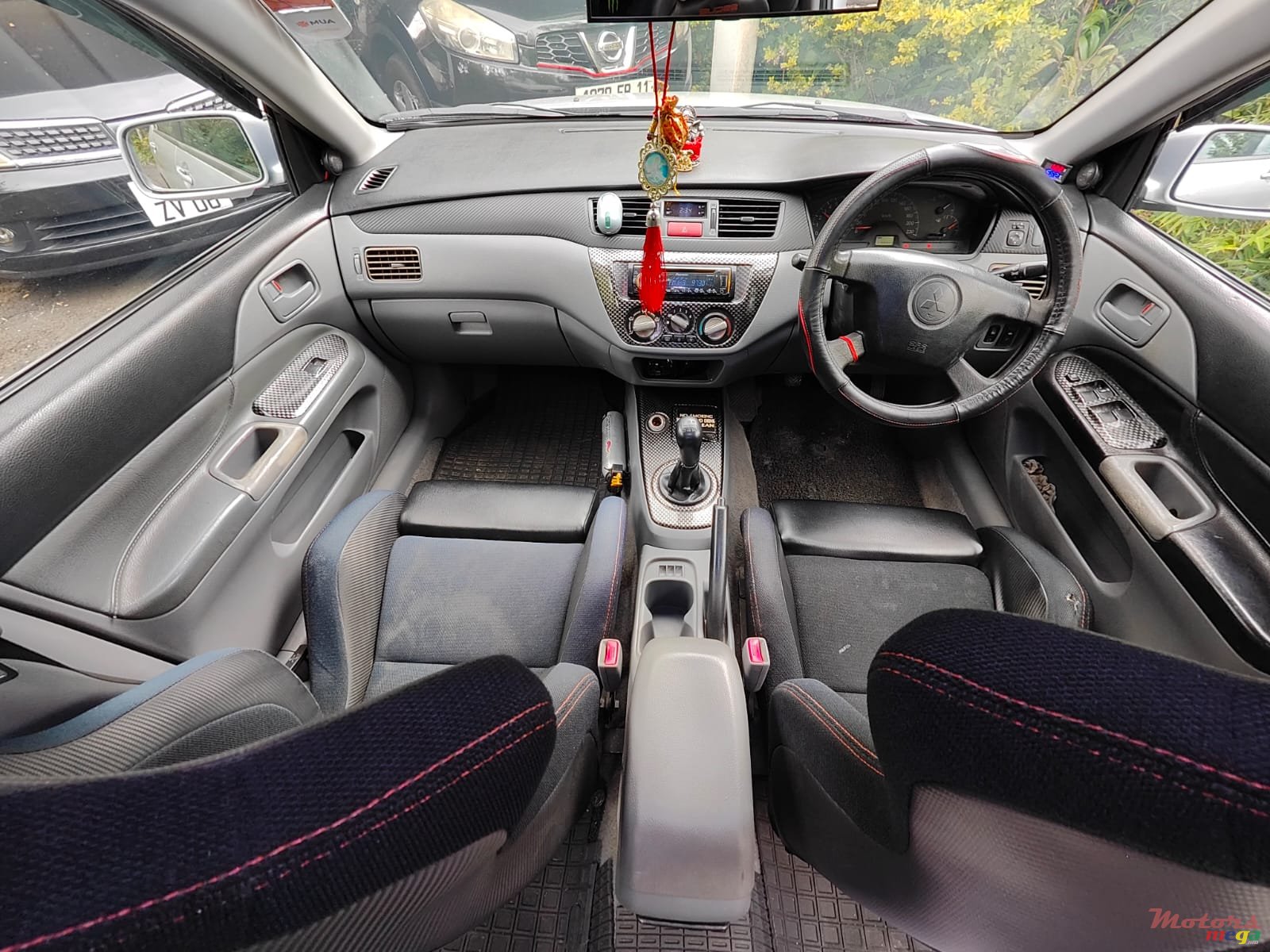 2005' Mitsubishi Lancer photo #4