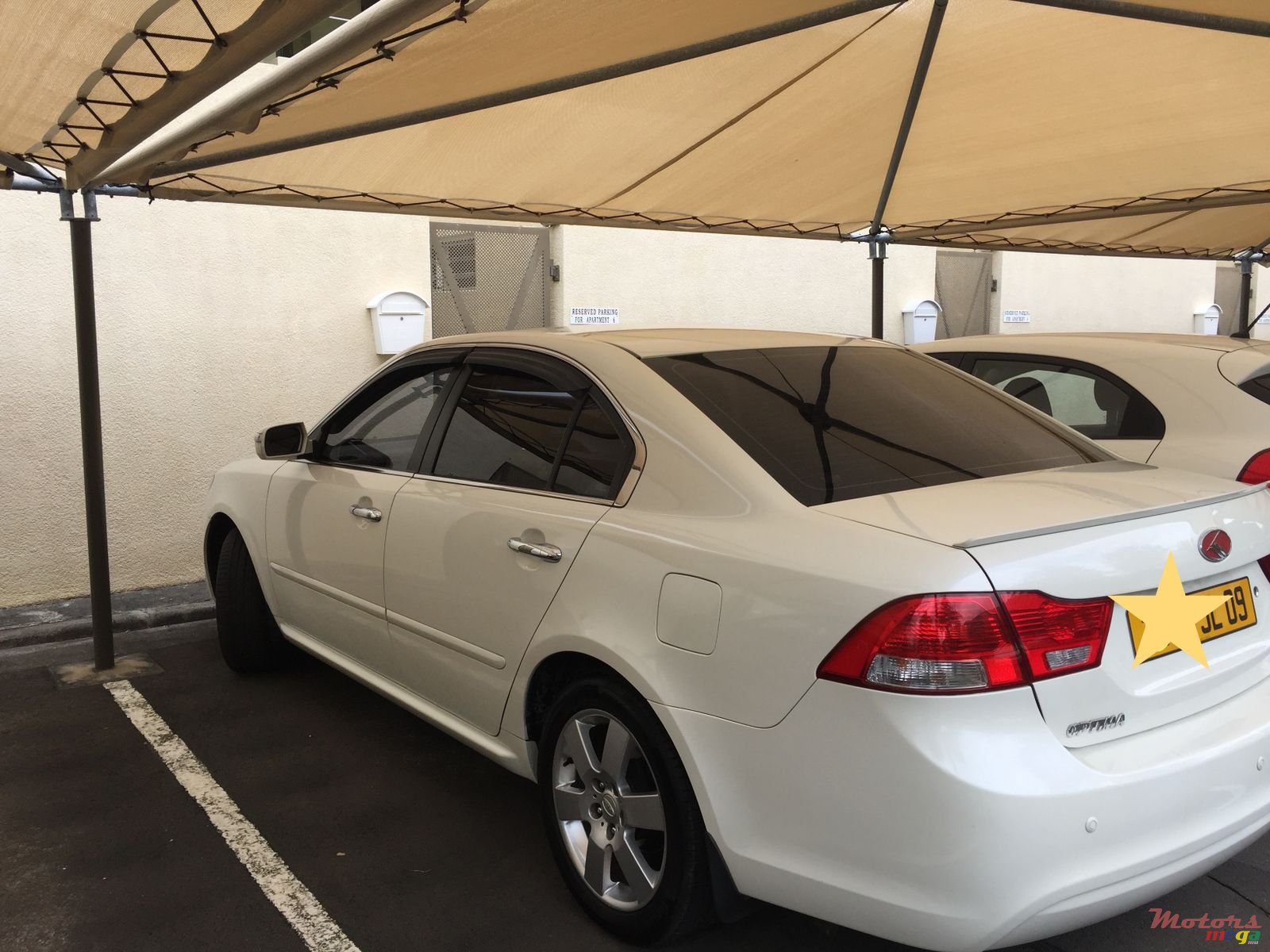 2009' Kia Optima photo #1