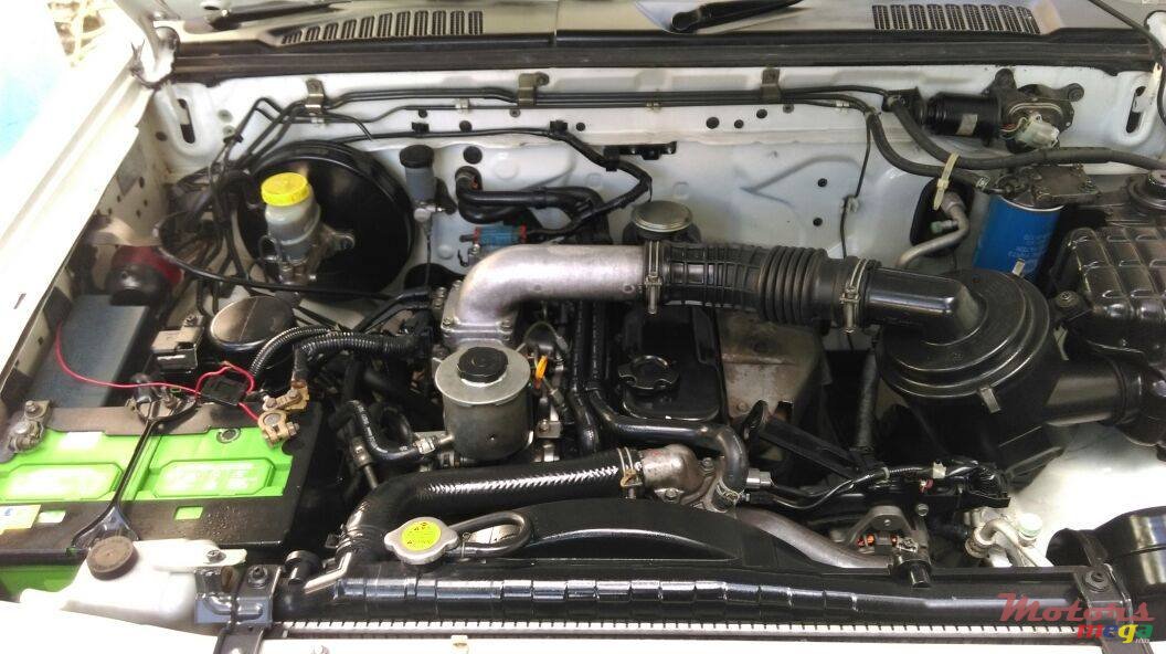 2010' Nissan Navara (54227164) photo #5