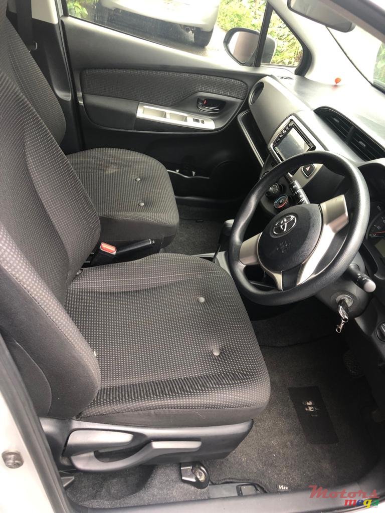 2014' Toyota Vitz photo #6