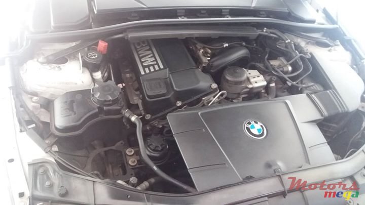 2007' BMW 316 photo #1