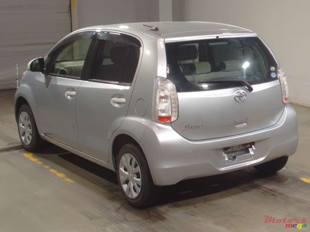 2014' Toyota Paseo photo #2