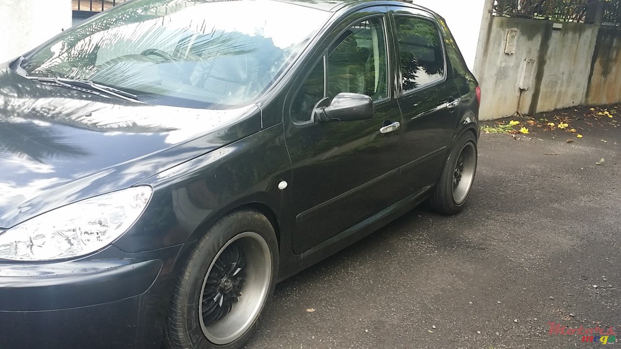 2005' Peugeot 307 photo #3