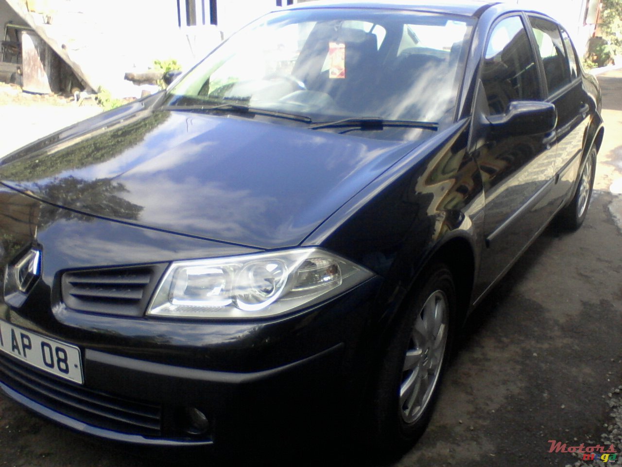2008' Renault Megane photo #2