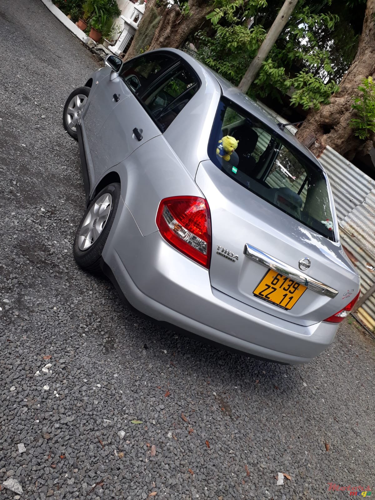 2011' Nissan Tiida photo #3