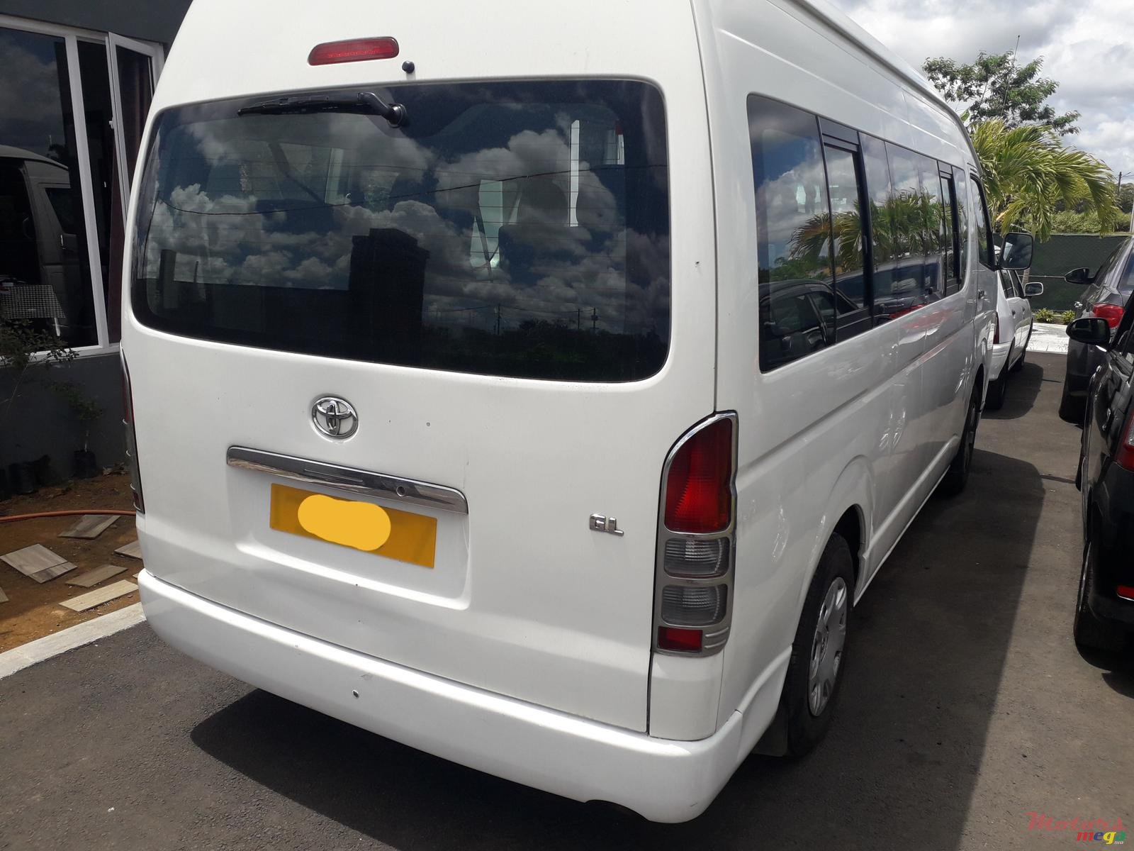 2011' Toyota Hi Roof photo #1