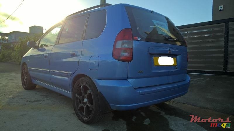 2001' Mitsubishi Space Star Elegance photo #2