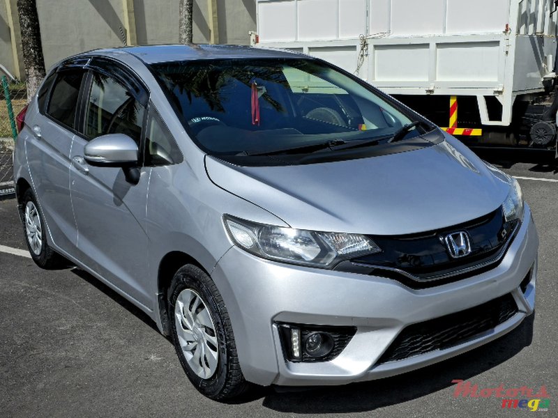 2015' Honda Fit NON HYBRID photo #2